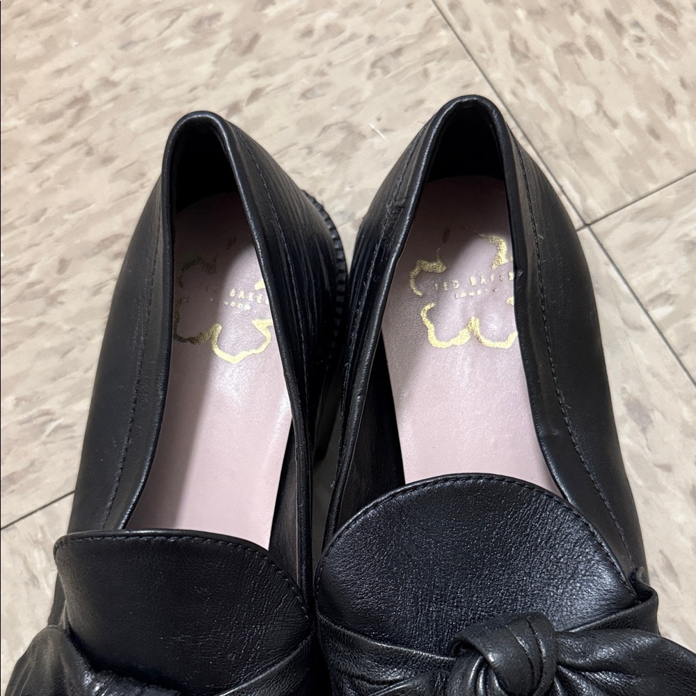 Ted Baker Elegant Black Loafers with Bow Detail - Picture 4 of 4